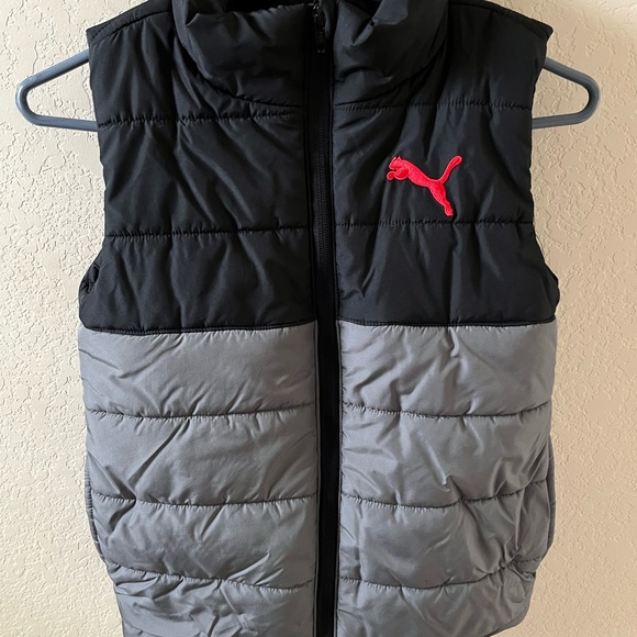 Puma Boys Puffer Vest | Size S 7/8 | Black & Gray | Full Zip | Like New - Picture 2 of 9